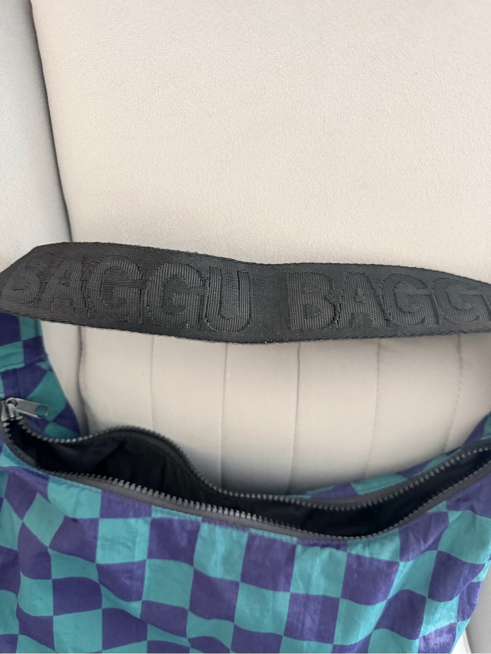 Baggu Medium Nylon Crescent Bag - Picture 2 of 3